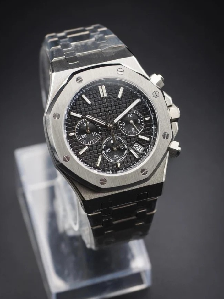 ROYAL SEIKOAK - BLACK CHRONOGRAPH