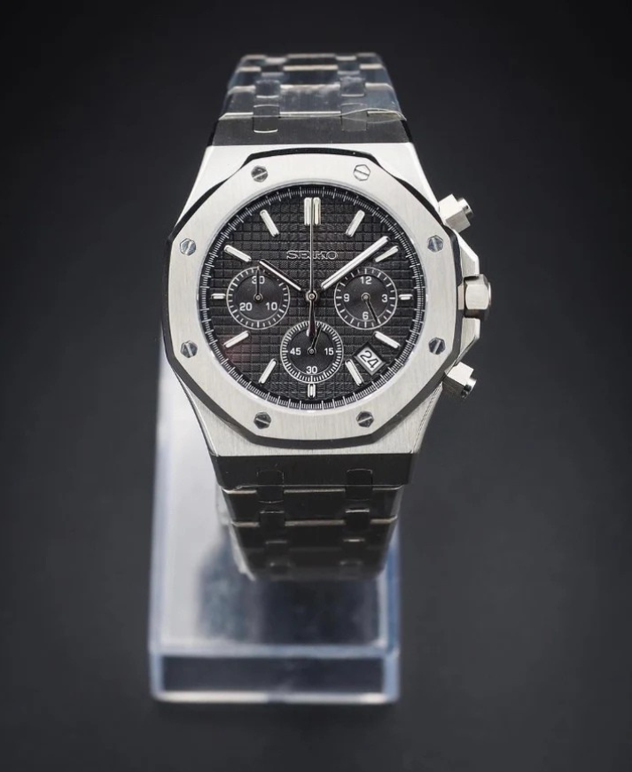 ROYAL SEIKOAK - BLACK CHRONOGRAPH