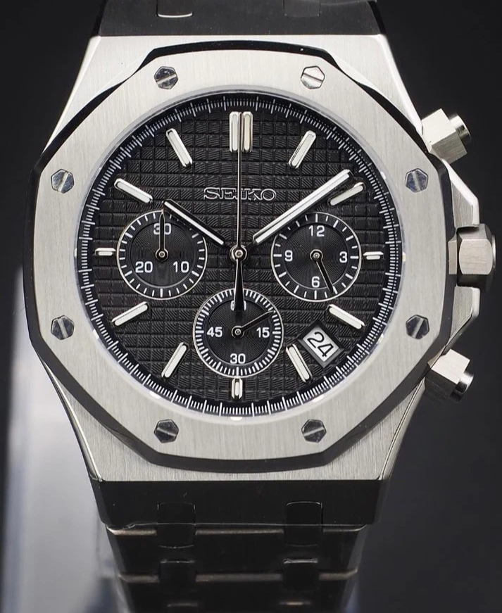 ROYAL SEIKOAK - BLACK CHRONOGRAPH