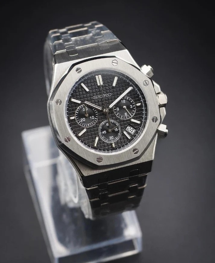 ROYAL SEIKOAK - BLACK CHRONOGRAPH