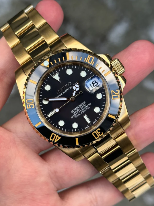 SEIKOMARINER - GOLD BLACK DIAL